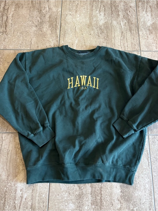 Brandy Melville Tops - Brandy Melville Hawaii crewneck sweatshirt